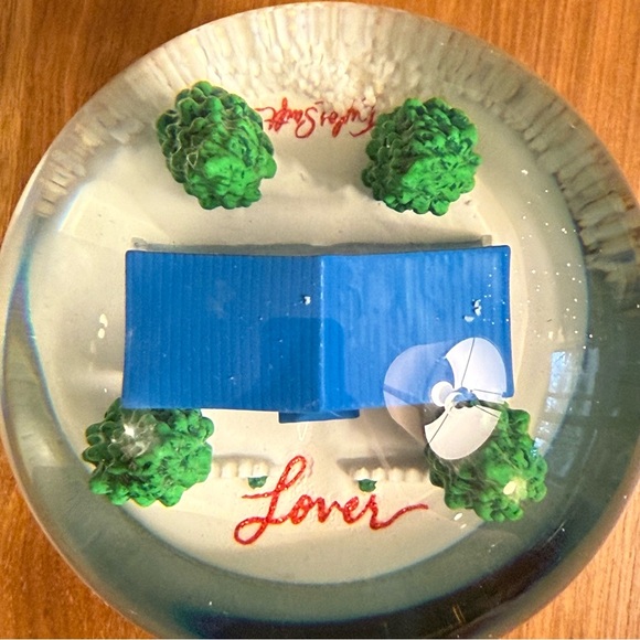 Taylor Swift Lover Snowglobe w/ box - Picture 8 of 11